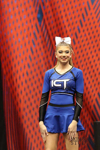 MOM_1187