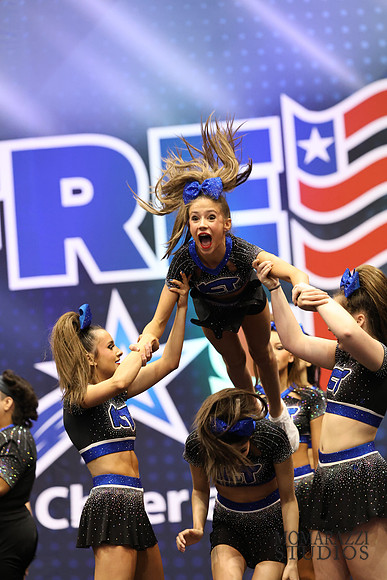 MOM_1759