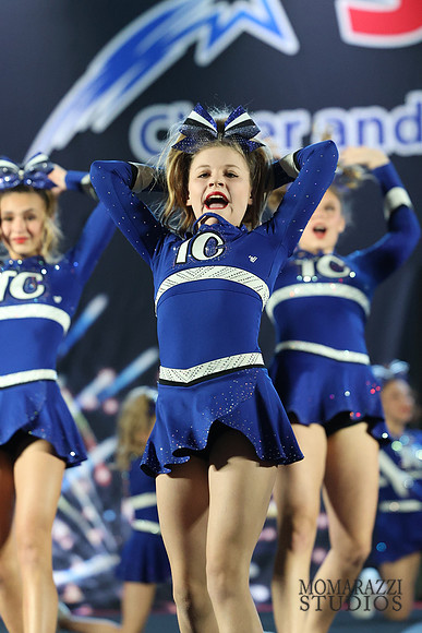MOM_8723