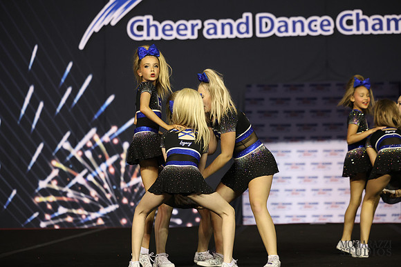 MOM_5584