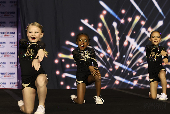MOM_8411