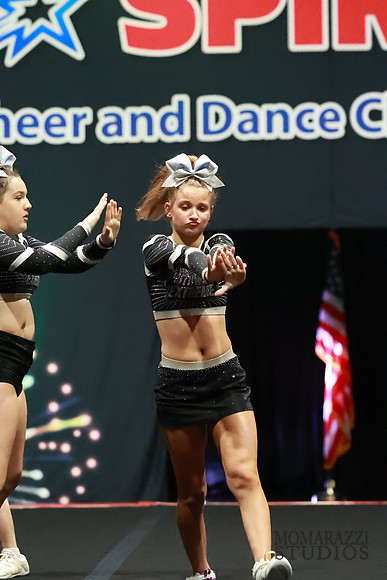 MOM_2427