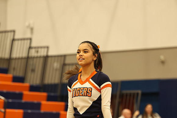 MOM_2566