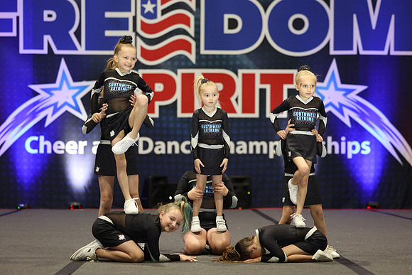 MOM_2343