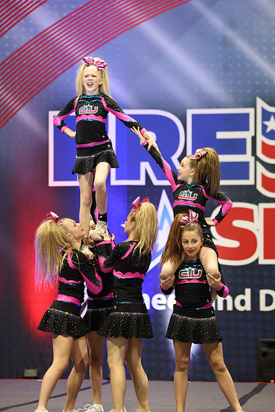 MOM_2673