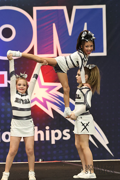 MOM_3381