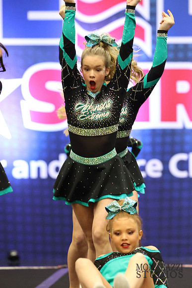 MOM_8725