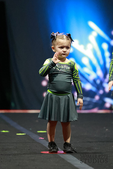 MOM_8383