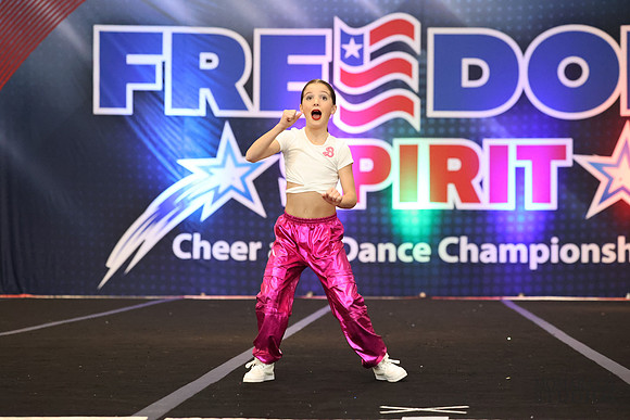 MOM_4875