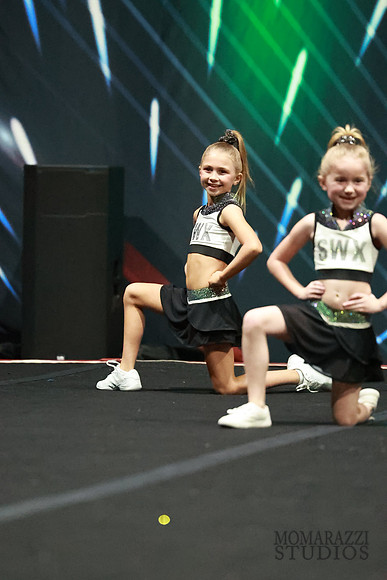 MOM_8706